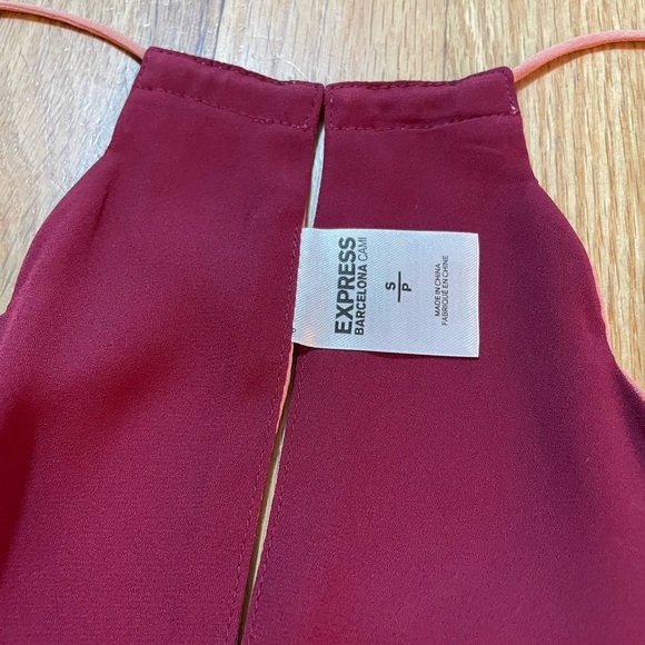Express Reversible Camisole with Scallop Detail - Size S - Picture 2 of 4